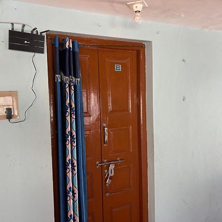 Anbu Ramana Guest House Тируваннамалай Экстерьер фото